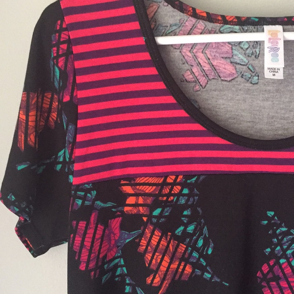 Striped & floral [LuLaRoe] classic tee